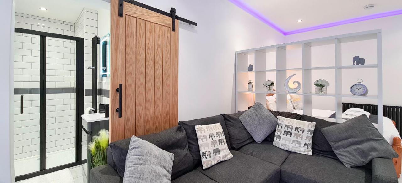 The Studio, Luxury Modern Apartment In The South Hams, Stunning Walks On The Doorstep, A 20 Minute Drive To The Beautiful Sandy Beaches, Quiet Courtyard Setting, Shops, Bars And Restaurants A Short Walk Away! Ivybridge Exterior foto