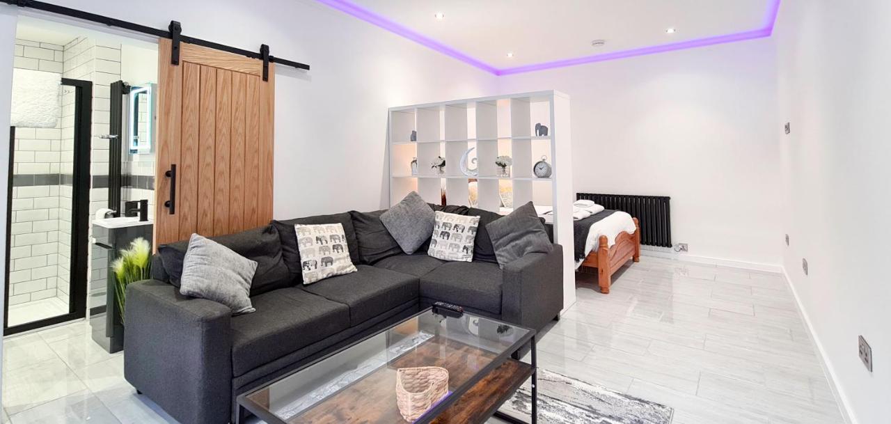The Studio, Luxury Modern Apartment In The South Hams, Stunning Walks On The Doorstep, A 20 Minute Drive To The Beautiful Sandy Beaches, Quiet Courtyard Setting, Shops, Bars And Restaurants A Short Walk Away! Ivybridge Exterior foto